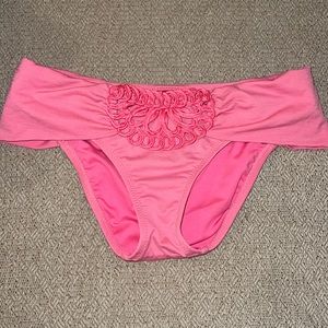 Betsey Johnson coral bikini bottoms size medium
